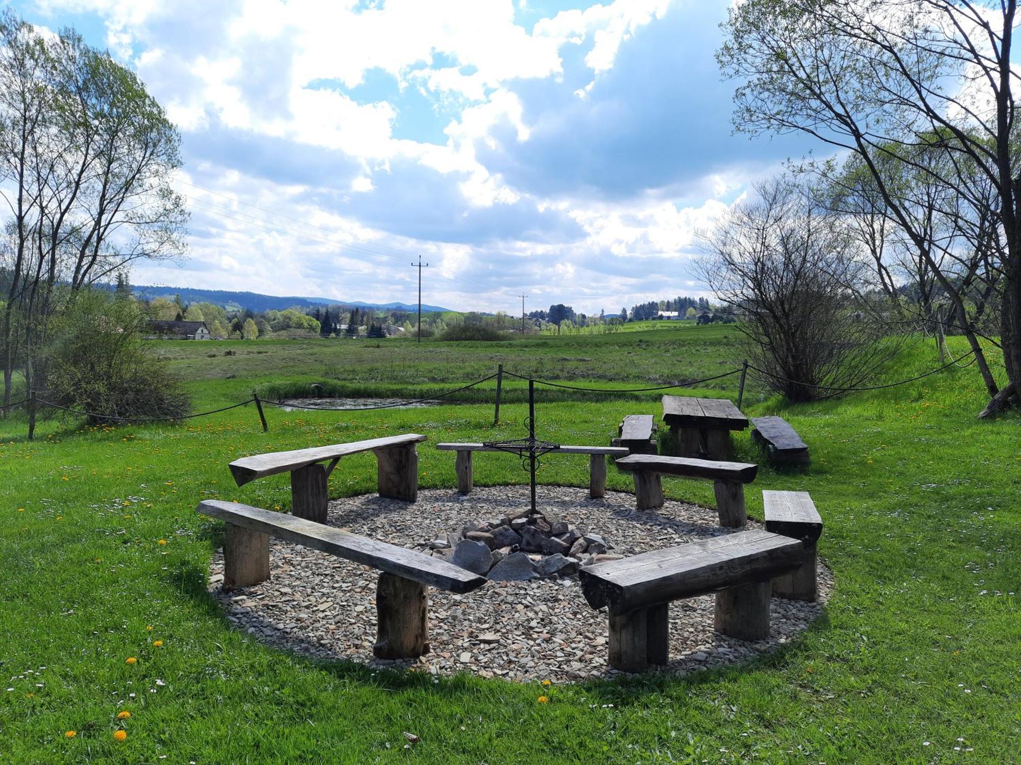 Gościniec Pięciu Stawów Acomodação com café da manhã Ustrzyki Dolne Exterior foto