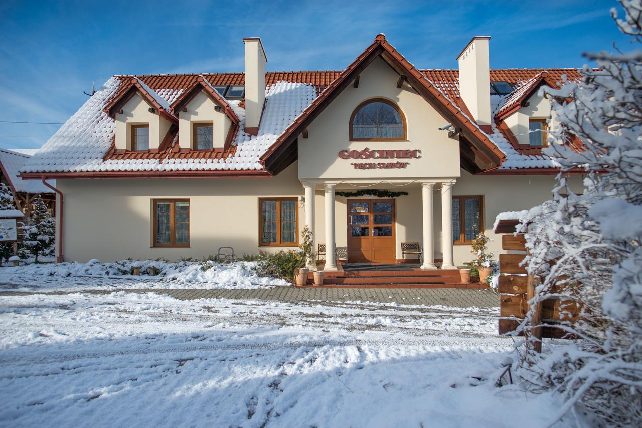 Gościniec Pięciu Stawów Acomodação com café da manhã Ustrzyki Dolne Exterior foto