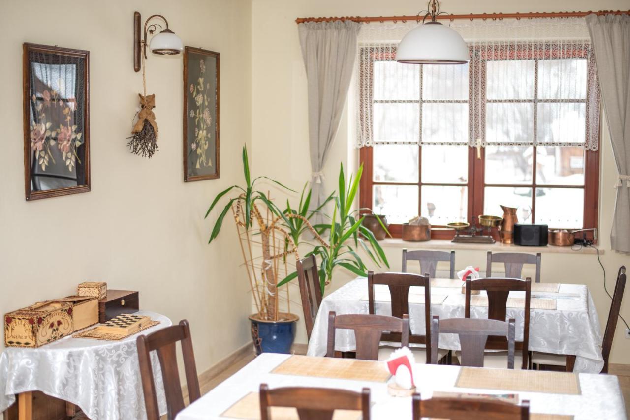 Gościniec Pięciu Stawów Acomodação com café da manhã Ustrzyki Dolne Exterior foto